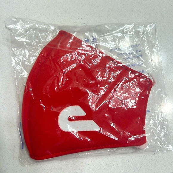 Door dash face mask. Brand new never been used. - Picture 1 of 2